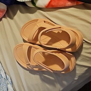 Teva sandals pink size 9 women/7 men